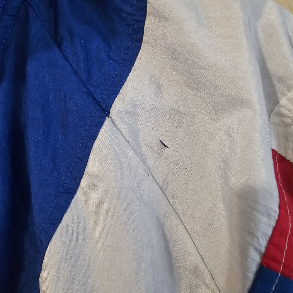 Vintage Umbro Vintage Windbreaker XS women's Track Jacket **wht tiny rip ** - Picture 6 of 7